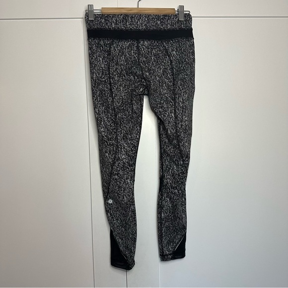 🎆 Lululemon Inspire Tight II Luxtreme Jacquard Black White 6 Running Leggings - Picture 5 of 11